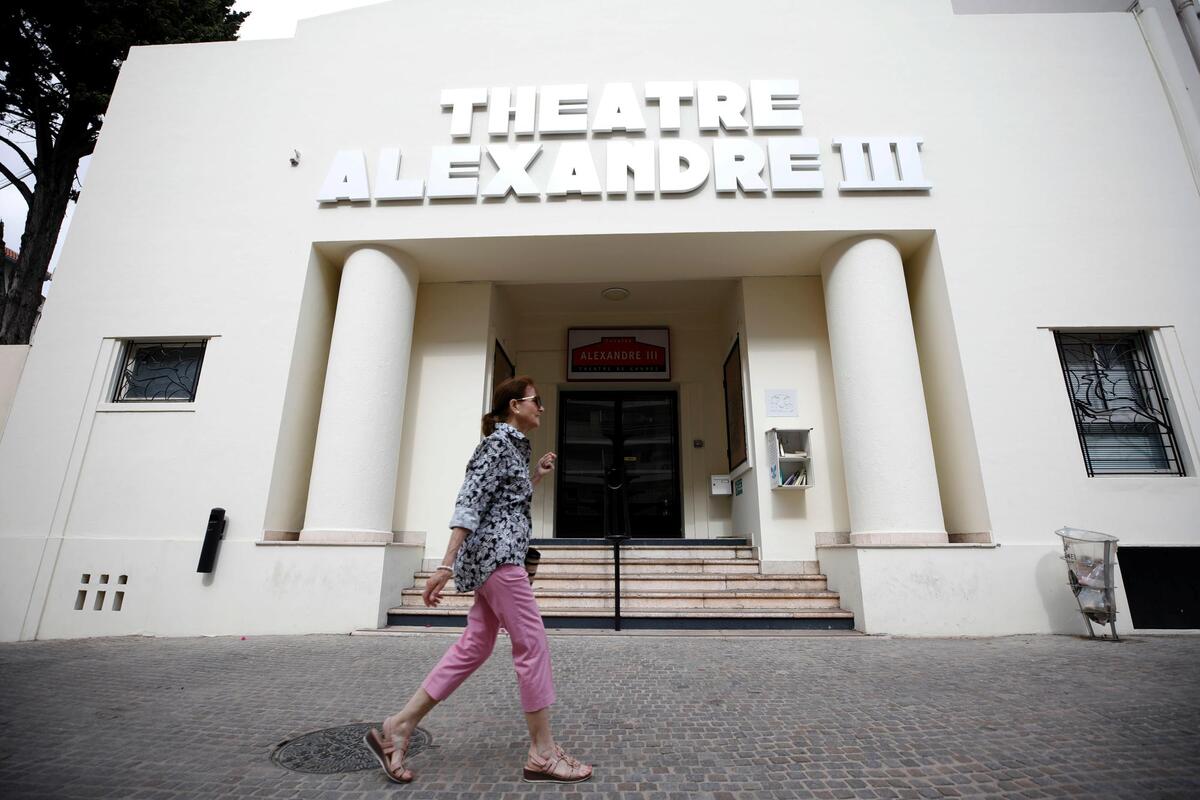 « Il était fou de Cannes, c’était devenu sa vie » : le théâtre Alexandre III change de nom pour celui du journaliste et animateur radio Philippe Bouvard