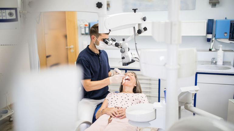 Les professions médicales et dentaires attaquent la Belgique devant l’Europe : les réformes Vandenbroucke dans le viseur