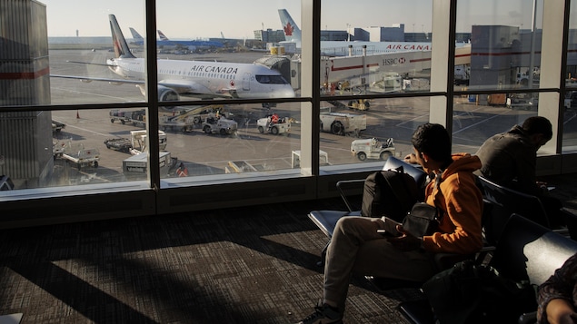 Privatisation des aéroports : votre prochain billet d’avion coûtera-t-il plus cher?