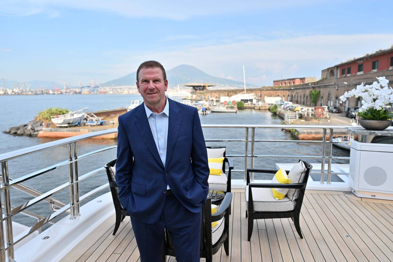 En Italie, l’ambassadeur américain transforme sa mission diplomatique en croisière VIP et déclenche la polémique