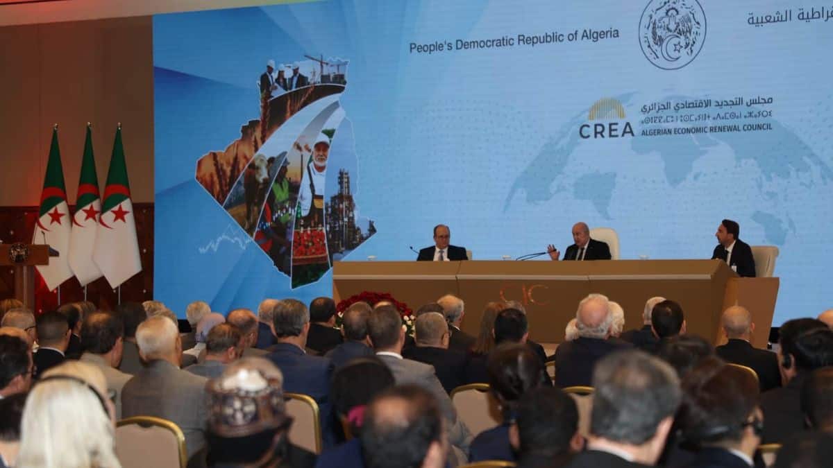 Devant les patrons, Tebboune dénonce les « tentatives d’épuiser » les réserves de devises de l’Algérie