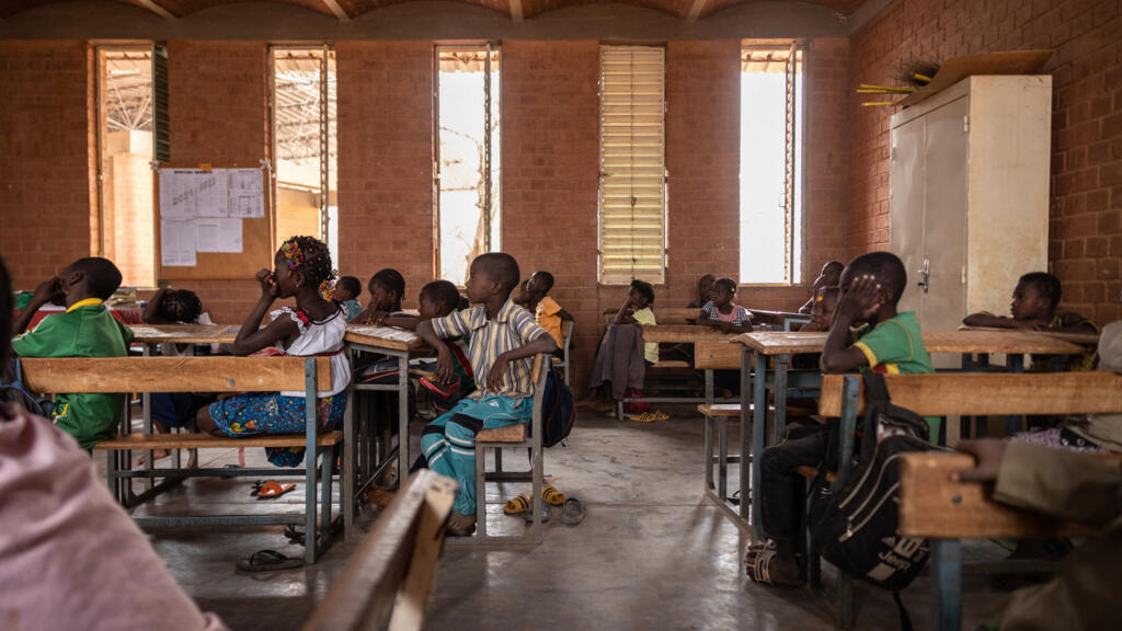 Burkina Faso: le gouvernement réforme les programmes d'histoire-géographie pour «décoloniser» les manuels scolaires