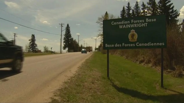 Incendie dans une base militaire en Alberta : « des morts et des blessés »