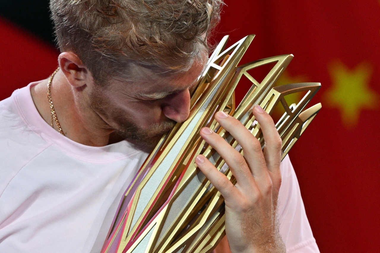 Tennis: Davidovich s’offre à Shanghai son premier Masters 1000