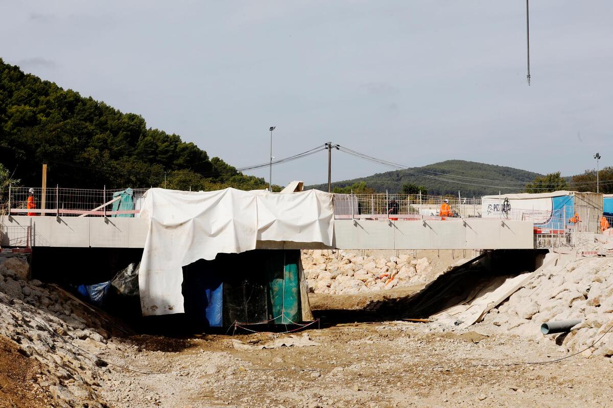 « Complètement délirant » : ce nouveau pont à Draguignan en parti démoli, les riverains se plaignent de nuisances sonores importantes