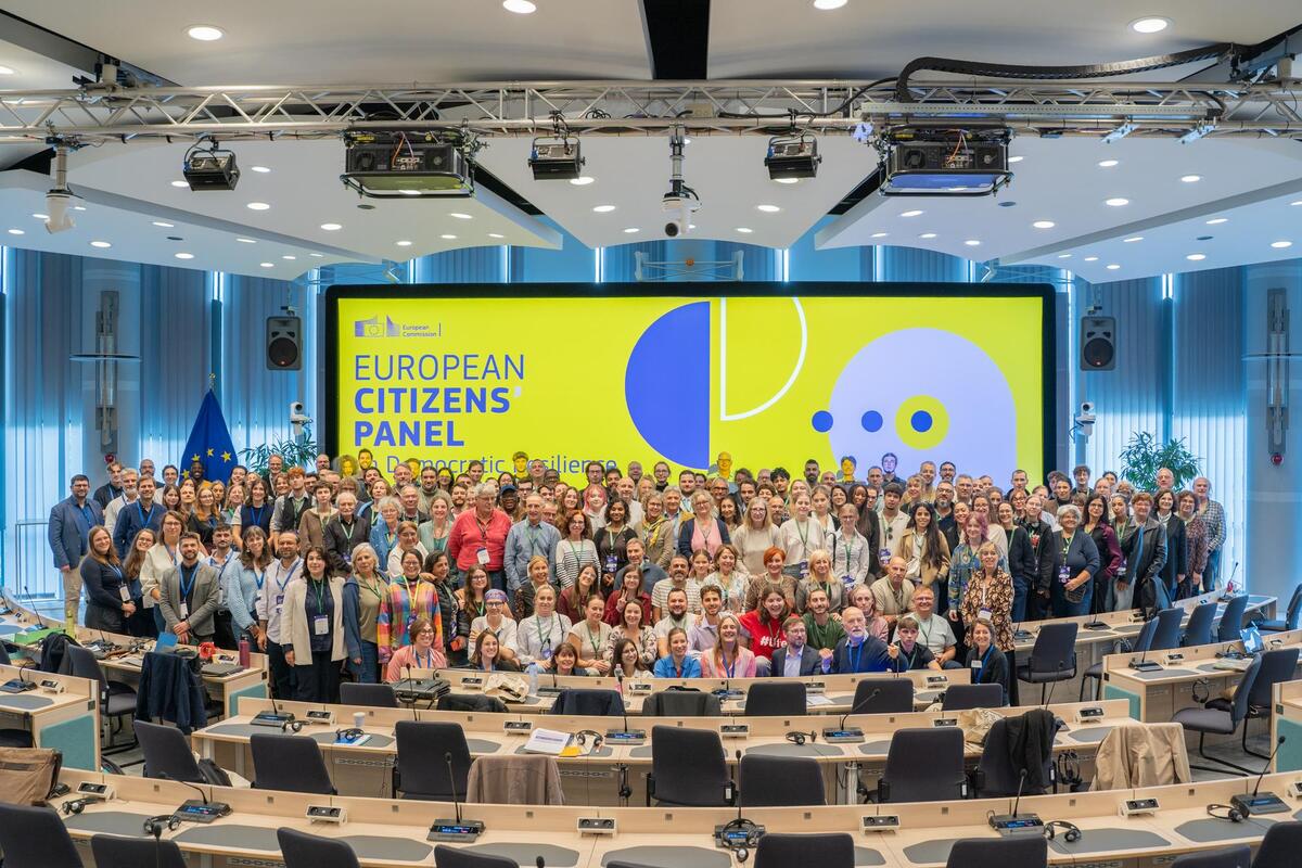 150 citoyens européens invités à cultiver la résilience de notre démocratie