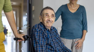 Isère. « On ne lui dit pas que ça coûte plus cher que ce qu’il gagne » : à 88 ans, Jean-Michel doit puiser dans ses économies pour payer l’Ehpad