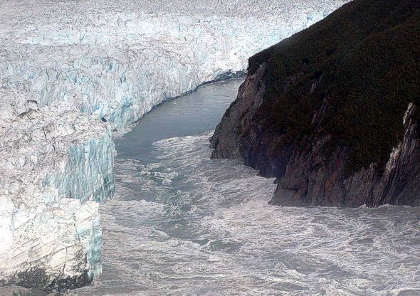 Vidange brutale de lac glaciaire