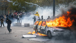 Décryptage. « La France brûle » : comment les violences du 17 octobre ont provoqué une onde de choc à l'étranger