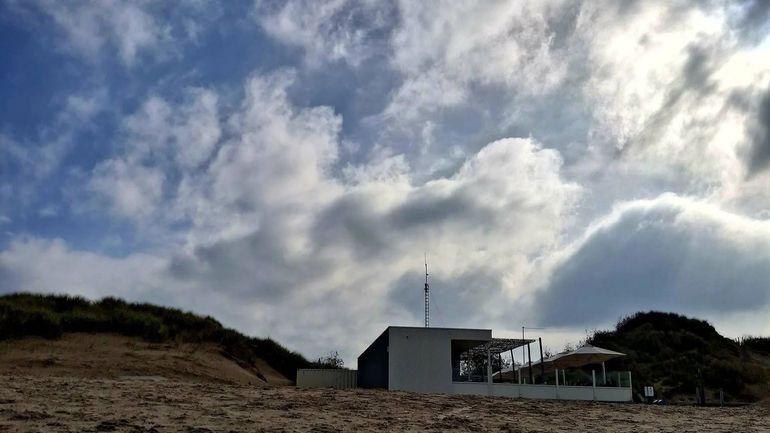 Météo en Belgique : un mardi matin assez calme, avec quelques éclaircies avant que le ciel ne se couvre
