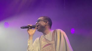 Paris. « Je refuse de descendre de la scène ! » : le concert de Youssou N'Dour tourne à la catastrophe