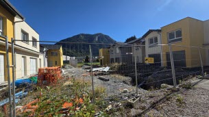 Haute-Savoie. « On ne lâchera pas le morceau » : sept ans après avoir signé, elle attend toujours sa maison