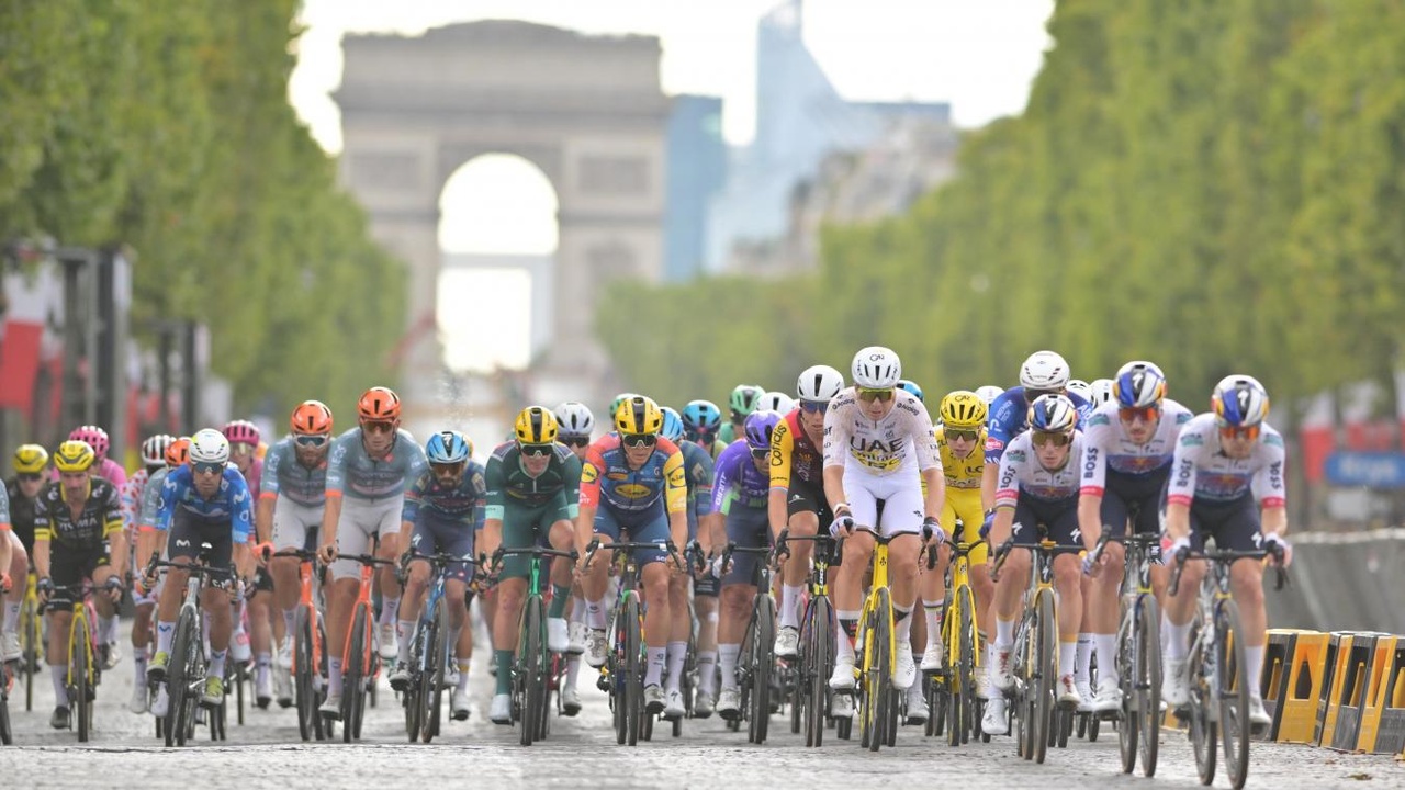 Tour de France, Paris-Roubaix, Liège-Bastogne-Liège, Flèche Wallonne... : la RTBF garde ses grandes courses jusqu’en 2032 !
