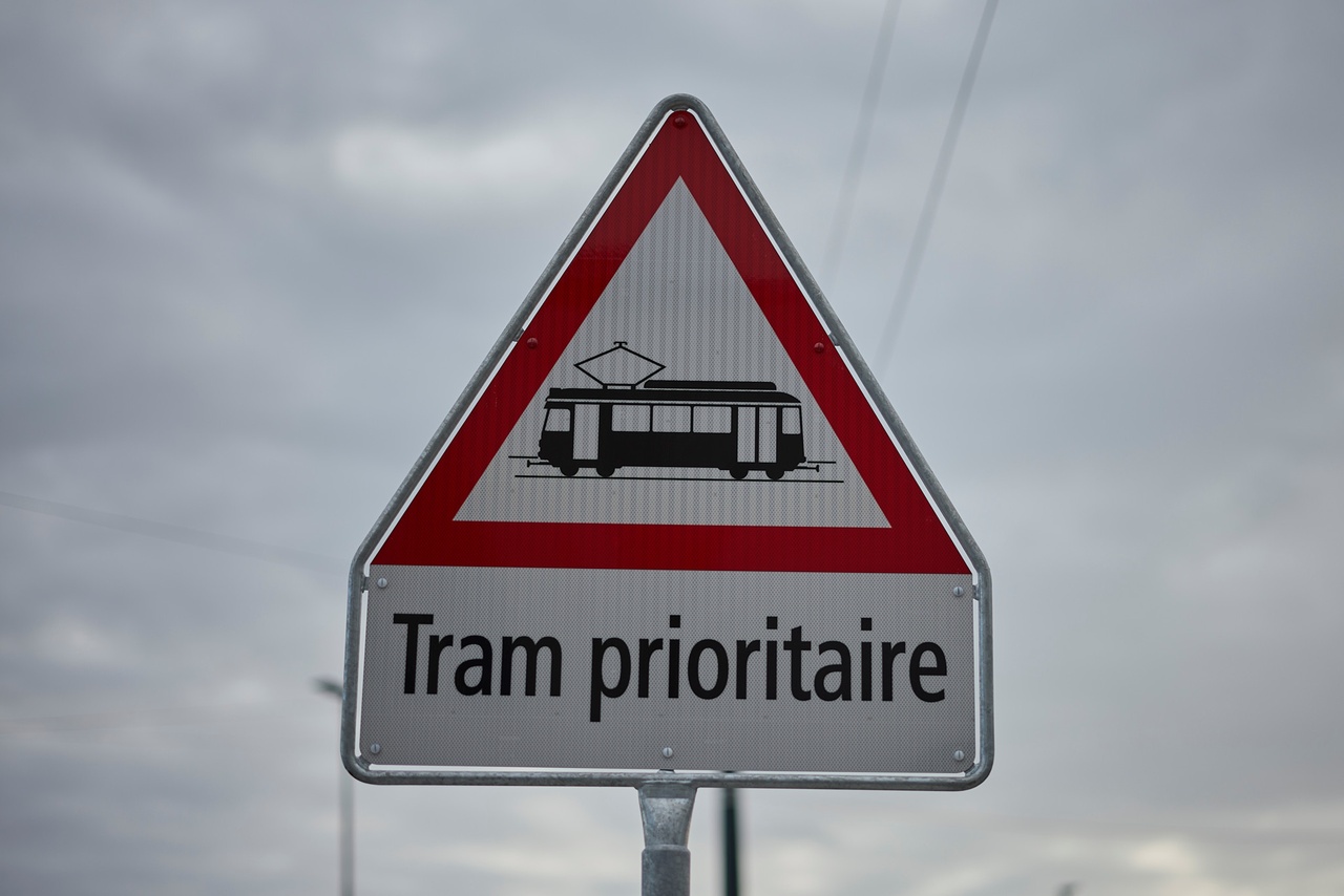 Accident à la rue de Genève: Le tram lausannois connaît sa première collision avec une voiture