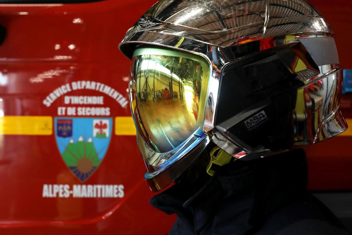 Les pompiers interviennent pour un feu de détritus d’environ 300 m² près de Cannes, ce mardi soir