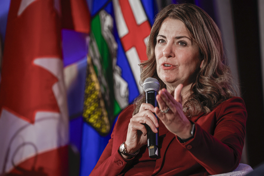 Le fil politique | En Alberta, tous les yeux se tournent vers Danielle Smith