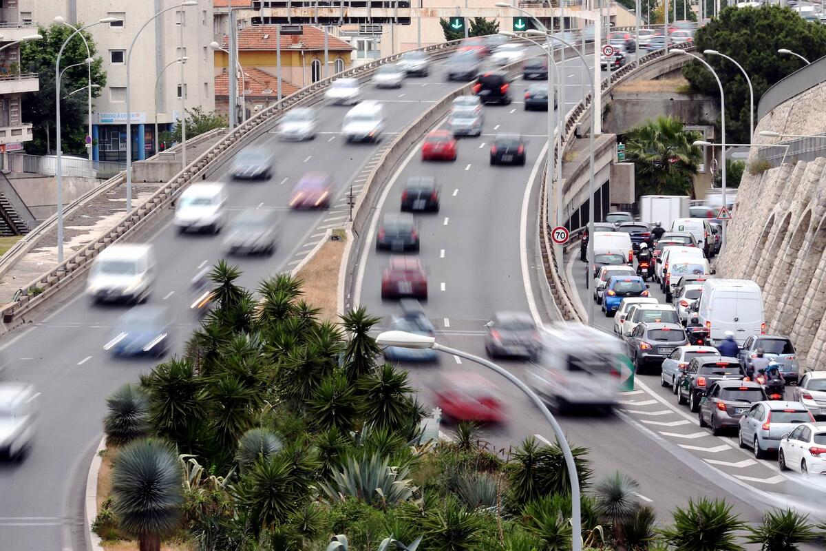 « Un mariage n’autorise ni les rodéos ni le mépris des règles » : Eric Ciotti ordonne l’annulation d’un mariage en réaction à des infractions routières dans le cortège