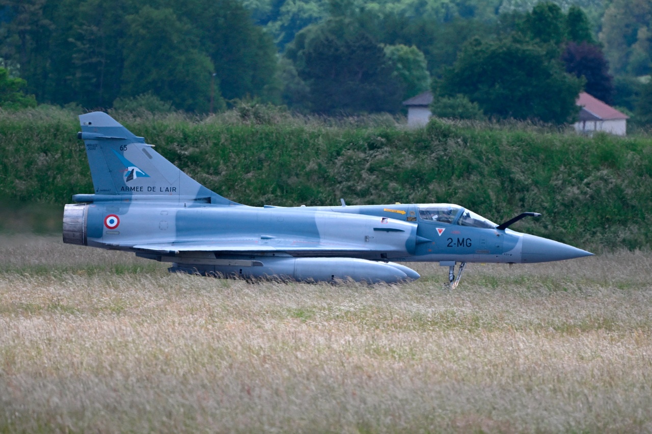 Accident militaire: Au moins un mort dans le crash d’un avion de chasse en France