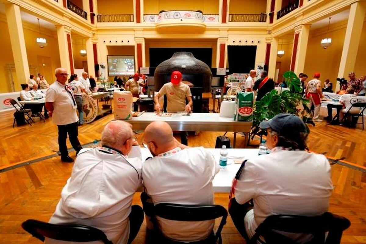 Envie de voir des pizzaïolos du monde entier à l’œuvre et de goûter leurs créations ? Rendez-vous à Menton pour le 3e Trophée mondial de la pizza les 27 et 28 octobre
