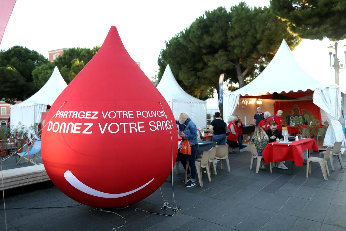 Plus que quelques heures pour donner votre sang sur la place Masséna comme les joueurs, les dirigeants et les anciennes gloires de l’OGC Nice cette semaine