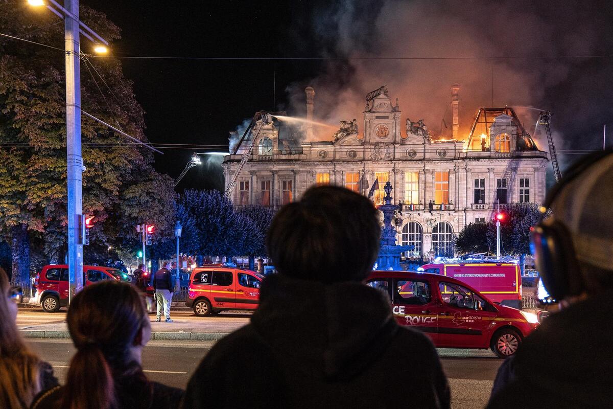 Mairie de Limoges incendiée : les deux suspects mis en examen et placés en détention provisoire