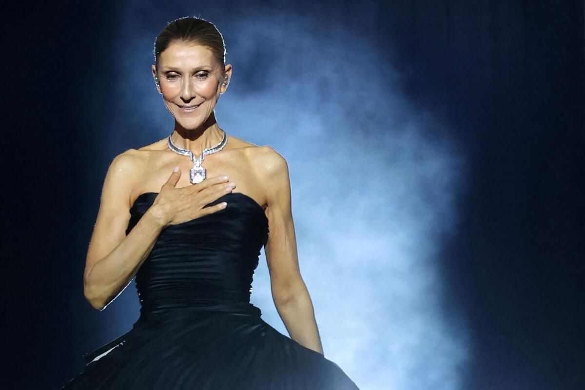 « Je vous aime » : submergée par l’émotion, Céline Dion a donné le coup d’envoi de sa série de concerts à Paris ce samedi soir