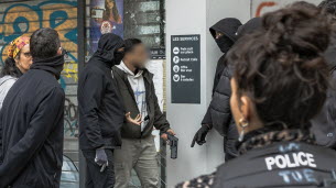 Grenoble. Il sort une arme pour empêcher des pilleurs de rentrer dans une supérette : « Il était visiblement paniqué »