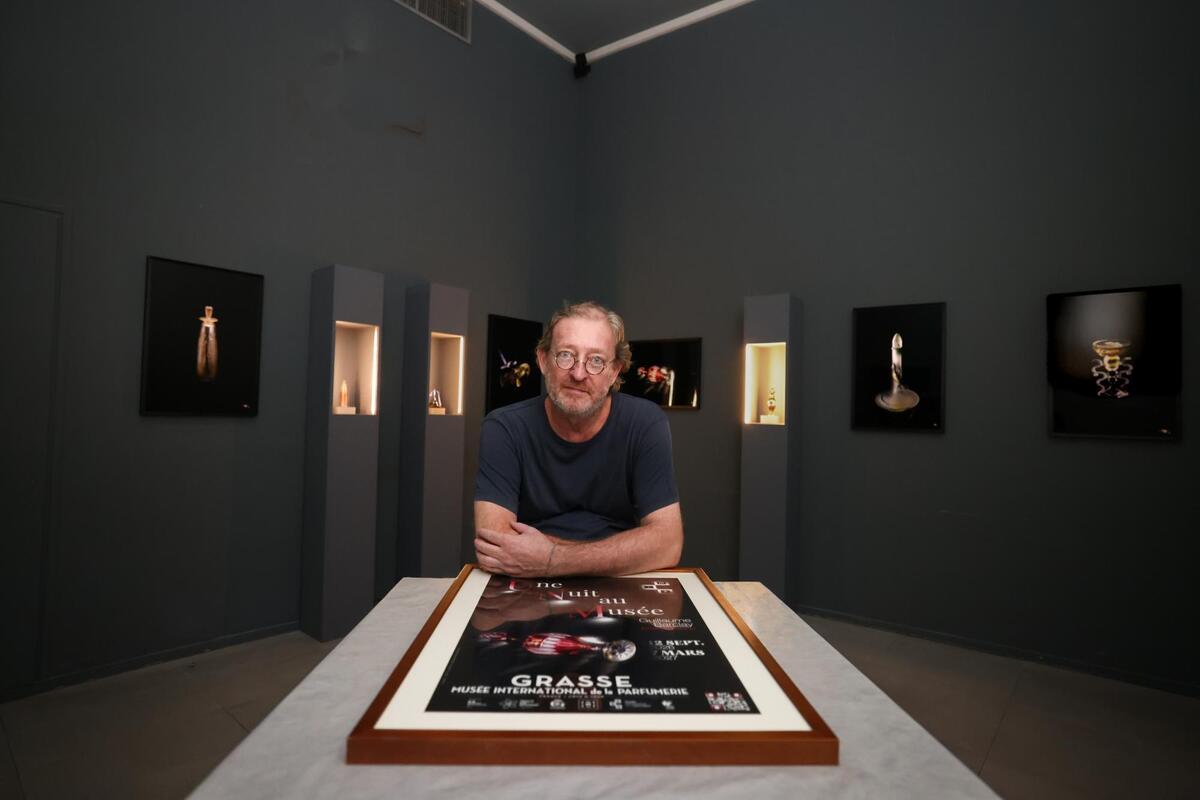 L’éloge de la lumière : quand Guillaume Barclay sculpte les trésors secrets du Musée de la Parfumerie