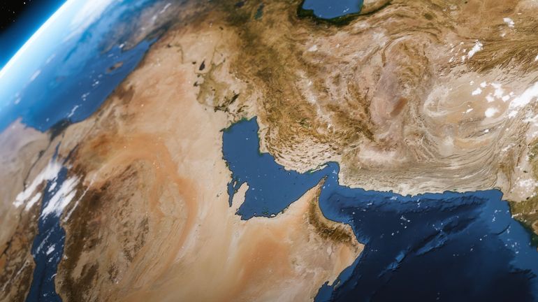 Guerre au Moyen-Orient : l'Iran fait état d'une frappe contre un de ses navires commerciaux dans le détroit d'Ormuz