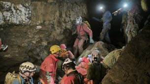 Haute-Savoie. Il faut sauver six spéléologues en détresse : un exercice de secours hors-norme dans les entrailles du Parmelan