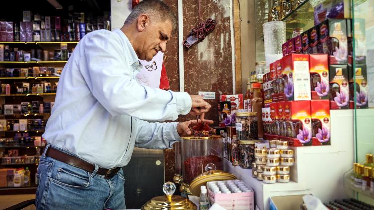 Entre les Emirats et l'Iran, des liens économiques difficiles à rompre malgré la guerre