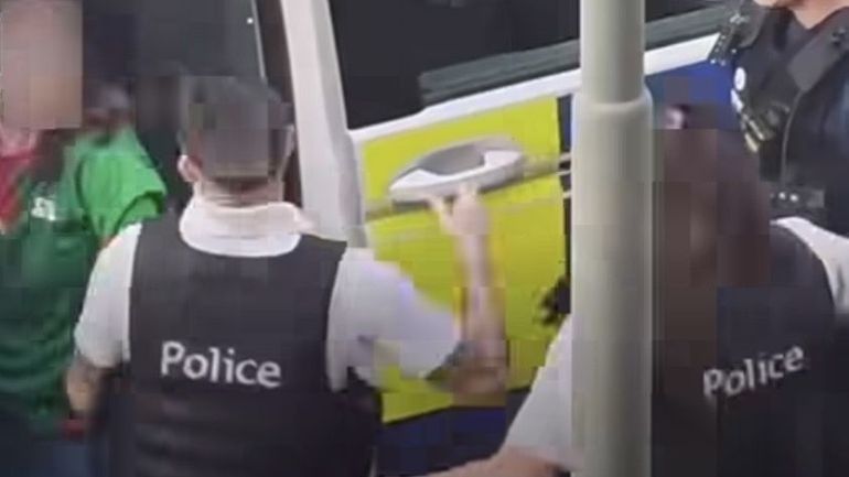 Une gifle lors d’une interpellation policière à Nivelles, le bourgmestre demande des explications