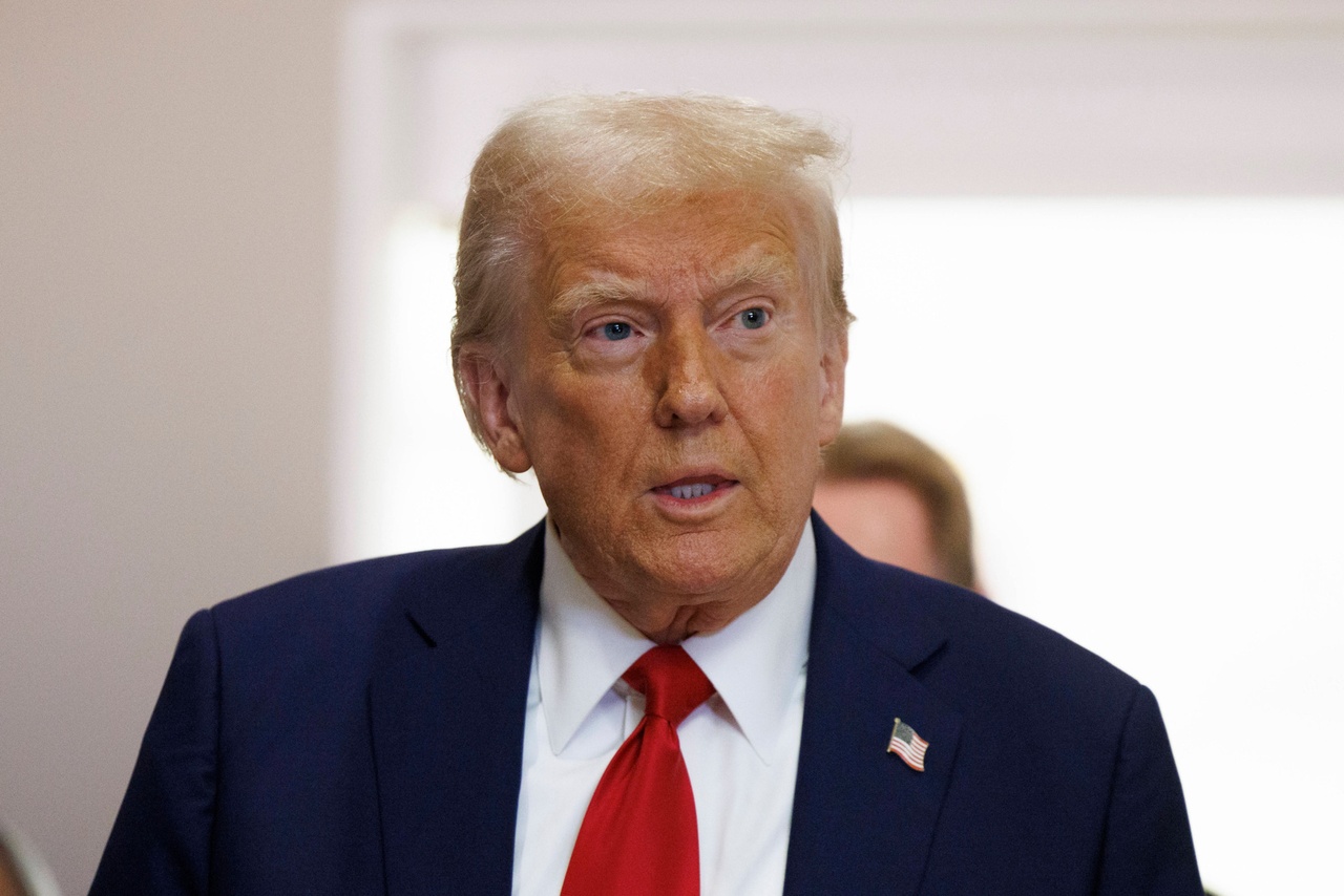 Les démocrates en colère: Trump refuse de freiner l’IA malgré des incidents alarmants