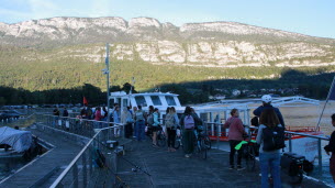 Annecy. Travaux sur la rive Est du lac : « Si on m’avait dit qu’un matin, j’allais prendre le bateau pour aller au boulot… »