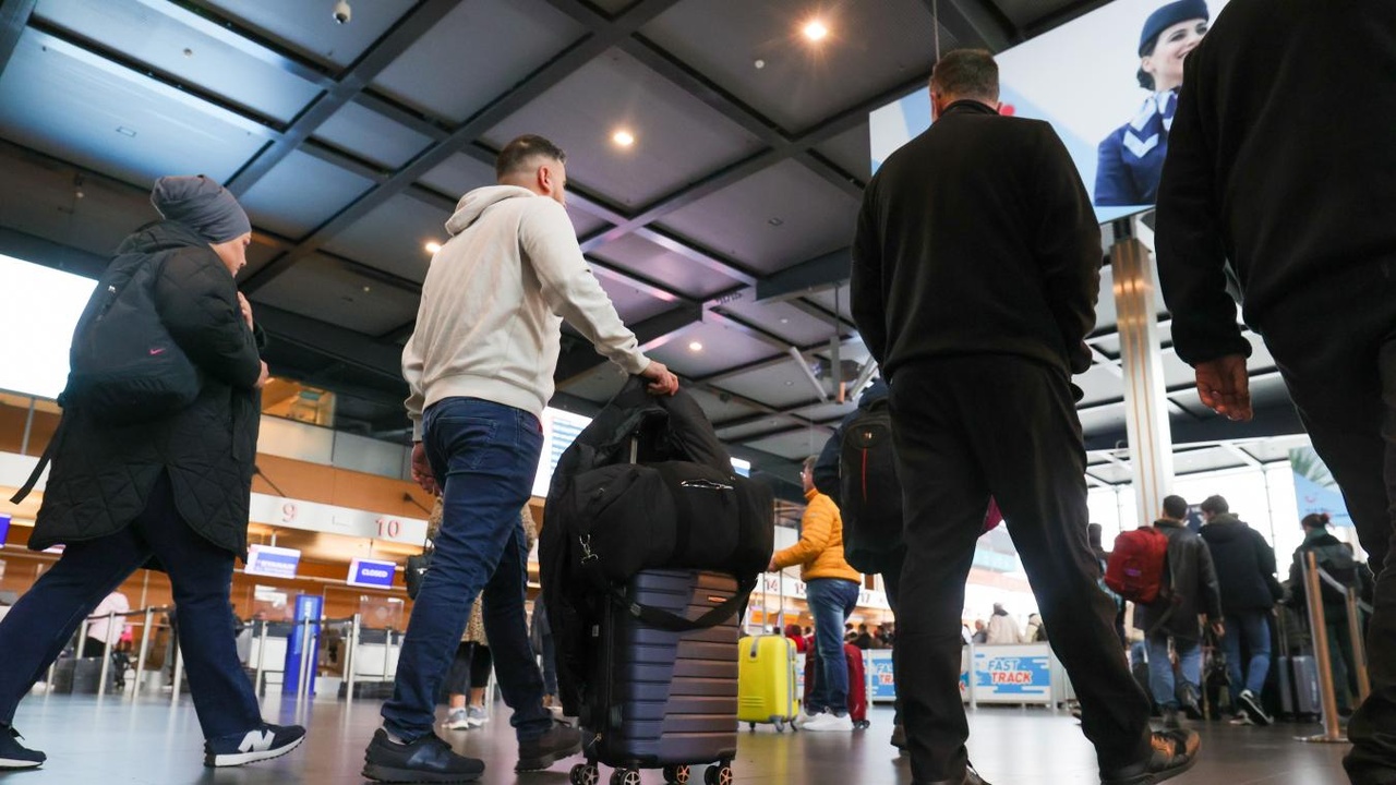 « Les premières victimes seront probablement les passagers » : la direction de l’aéroport de Charleroi réagit à la grève des contrôleurs aériens