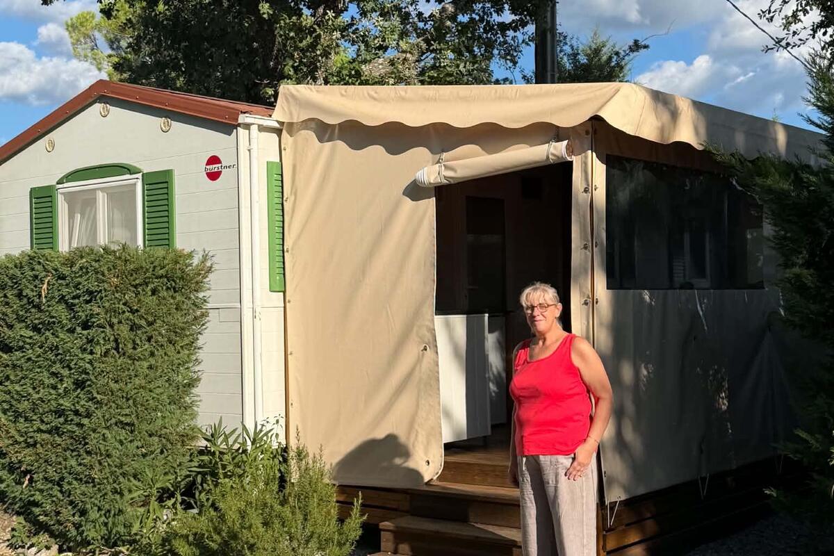 « Pour l’hiver je n’ai pas de solution » : cette Varoise reçoit gratuitement un mobile home pour remplacer temporairement sa maison touchée par les flammes... mais elle ne peut pas l’utiliser