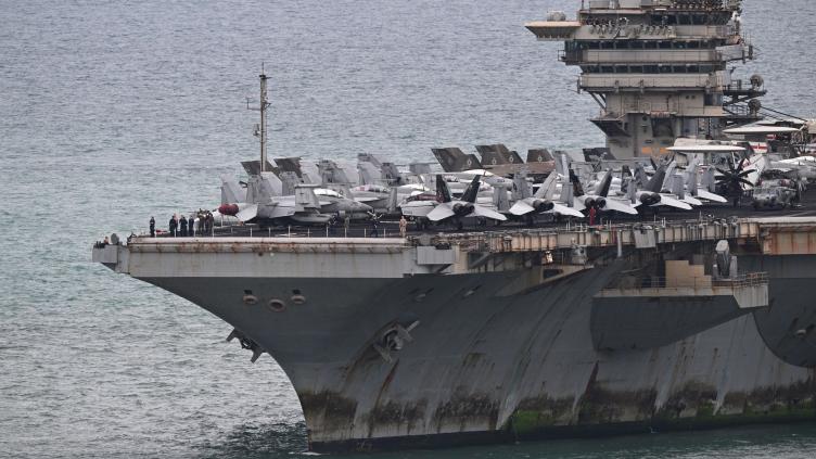 Le porte-avions américain Abraham Lincoln en Thaïlande après neuf mois en mer