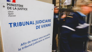 Isère. Il impose un baiser à une jeune auxiliaire de vie : « Dans ma tête, j’ai un petit diable… »