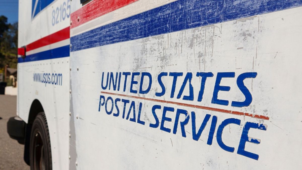 Did US postmaster general say he'd block mail-in ballots? Claim distorts facts