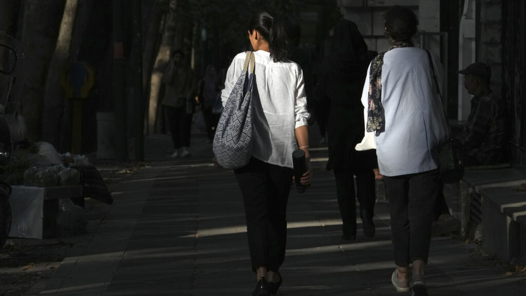Iran : pourquoi ces deux manifestantes sont-elles condamnées à mort ?