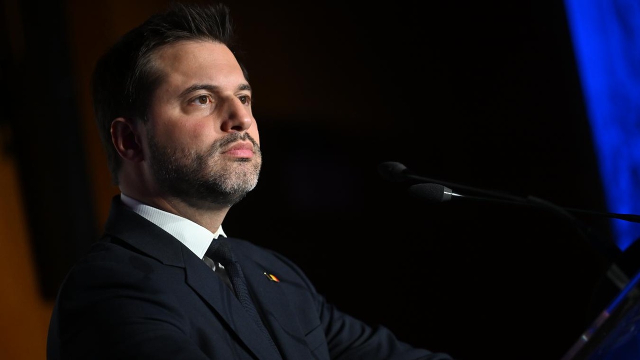 La claque pour Georges-Louis Bouchez : le MR au plus mal dans les sondages, la moitié de ses électeurs iraient voir ailleurs !