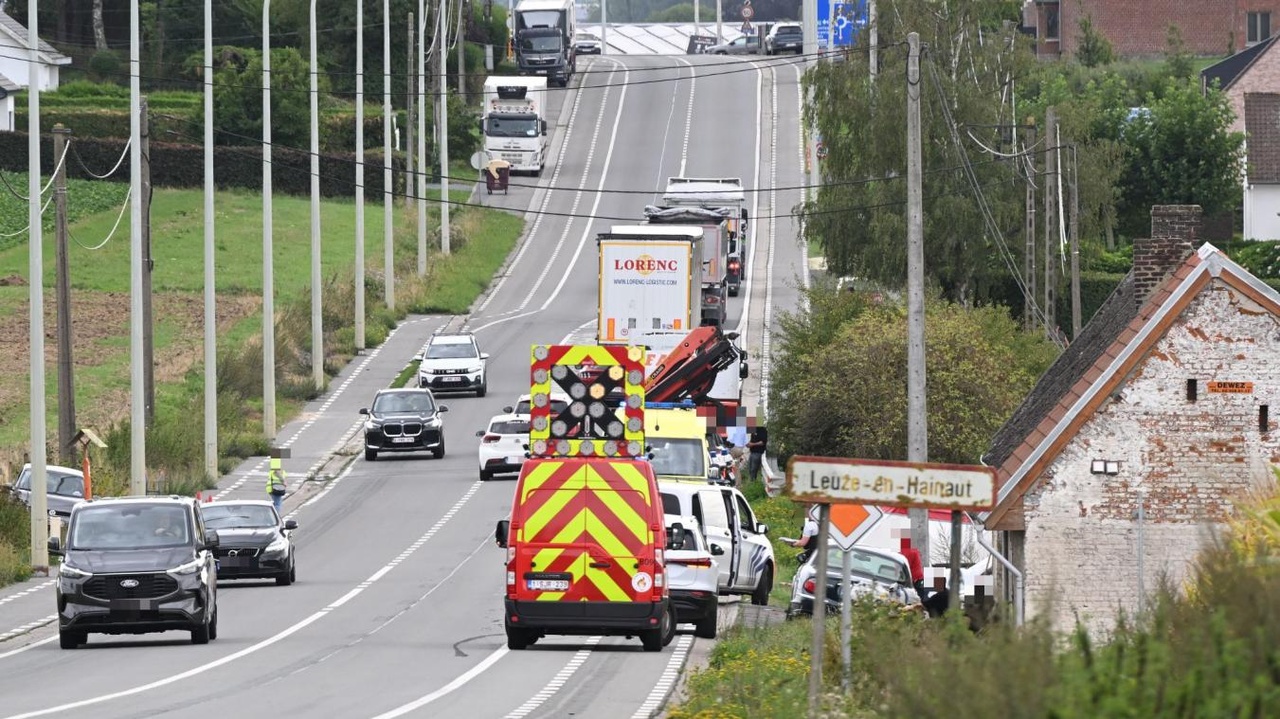 Violente collision sur l’avenue des Flandres, à Leuze : un motard a perdu la vie