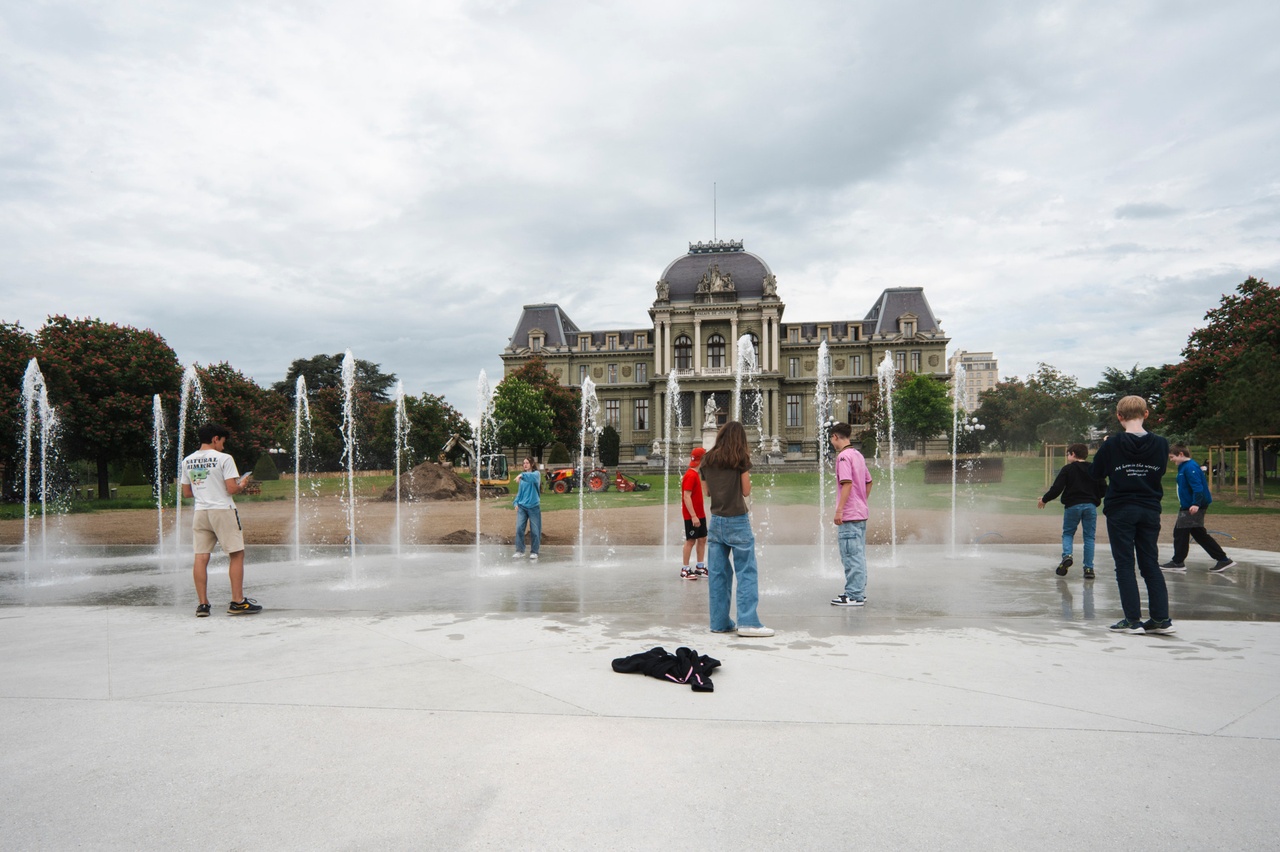 Incident à Lausanne: Pollution chimique dans le local technique du miroir d’eau de Montbenon