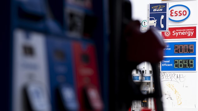 Le congé de la taxe d’accise fédérale sur l’essence prolongé jusqu’en 2027