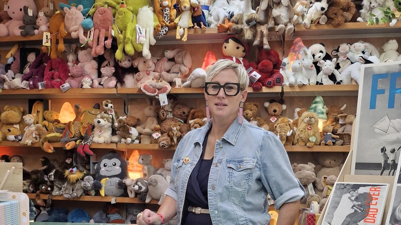 Marie, la gérante du magasin Domino à Malmedy, n’en peut plus : elle a été victime de deux vols successifs pour un butin de plusieurs centaines d’euros, « j’ai les jambes coupées, et le moral à zéro »