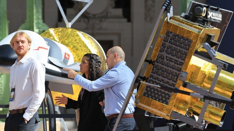 Satellites : une poignée d'acteurs privés concentre le marché, entre promesse d'innovation et risque réel pour les États
