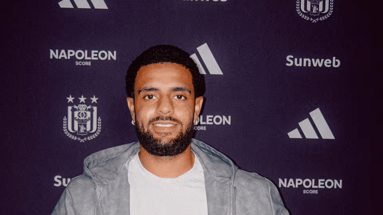 Nouveau transfert à Anderlecht : Andrew Omobamidele renforce la défense des Mauves