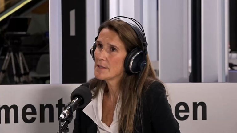 "C’est une faute majeure, de la part du PPE, de travailler avec l’extrême droite", estime Sophie Wilmès, vice-présidente du Parlement européen