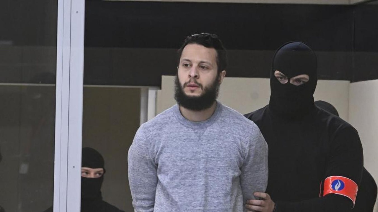« Ma vie n’a plus aucun sens » : au bout du rouleau, Salah Abdeslam conteste au tribunal son régime de détention en prison, « mes journées ne ressemblent à rien »