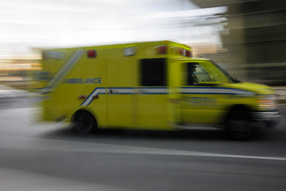 Mirabel | Deux policiers transportés à l’hôpital après avoir été blessés lors d’une arrestation